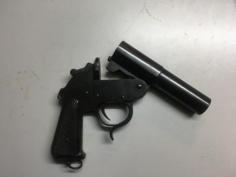 Cambio pistola lanza bengalas modelo de 1946 fabrica de armas de La Coruña, por palanquero. Preferible 02