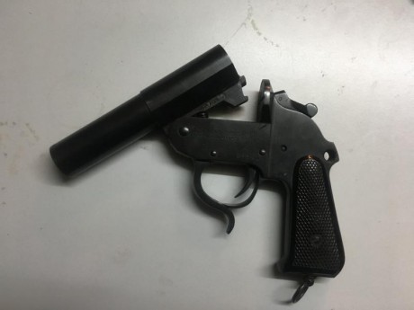 Cambio pistola lanza bengalas modelo de 1946 fabrica de armas de La Coruña, por palanquero. Preferible 01