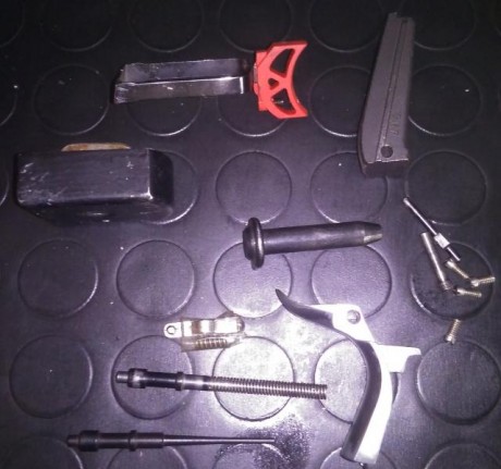 Un amigo vende pistola Llama, modelo MAX II, calibre 38 SA, preparada para IPSC estandar, dos cargadores 00
