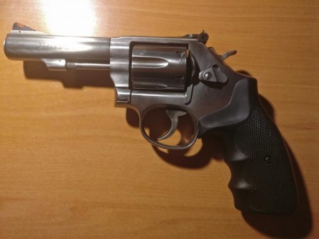Buenas, pongo a la venta mi revólver S&W

Marca: Smith&Wesson
Modelo: M-67
Calibre: 38 spl (nada 01