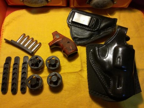 Buenas a todos. 
Pongo a la venta este autentico capricho, solo al alcance de licencia A o B.
Un revolver 10