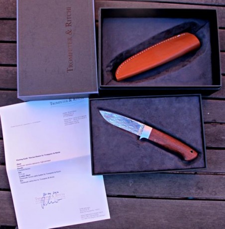 Vendo dos cuchillos artesanales de la marca Trompeter and Richie, estan nuevos con sus certificados de 01
