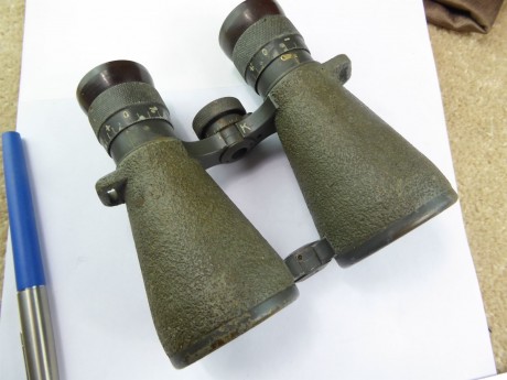 Vendo estos prismáticos Zeiss de la Primera Guerra Mundial. Los compre hace años en un rastro en Londres. 01