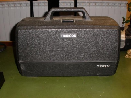 Cambio:

-Videocámara SONY BETAMAX (equipo completo funcionando): Videocámara, estuche original, cargador 01