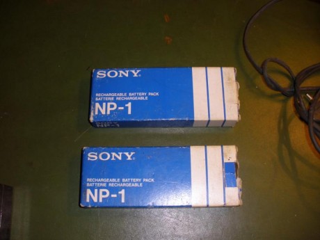Cambio:

-Videocámara SONY BETAMAX (equipo completo funcionando): Videocámara, estuche original, cargador 11
