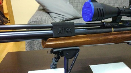 He diseñado este ocho para la hatsan que deja el cañon  flotante y a su vez decora un poco la carabina. 01