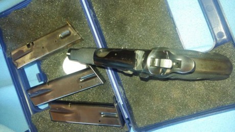 Buenas cambiaría CZ 75 por un rifle, una HK Usp Compact u otra cosa que me pudiera interesar. Entregaría 02