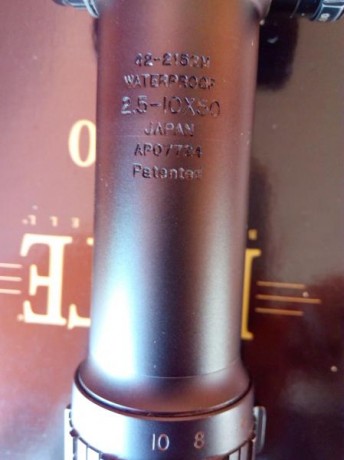 vendo visor bushnell elite 4200 2.5-10x50 con reticula iluminada en segundo plano focal,tubo de 30.
hecho 11