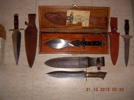 Buenas, estoy buscándome un cuchillo de remate de doble filo y un cuchillo para desollar que cuchillos 11