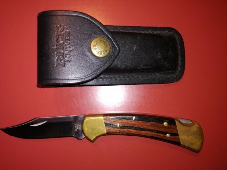 BUENAS,
Pongo a la venta las siguientes navajas.

 SOG AEGIS , con hoja de tanto ( sin estrenar) ....80 01