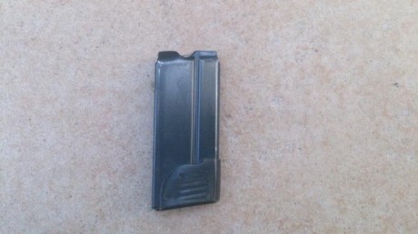 Hola, vendo un cargador de 8 disparos del calibre .22 LR de la carabina CZ-511 en perfecto estado. Está 01