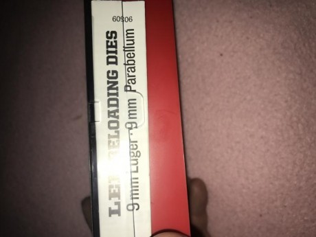 Hola, vendo dies de la marca lee,del 9 parabellum-lugar, sin estrenar, sin uso, por 25 euros, en la zona 02