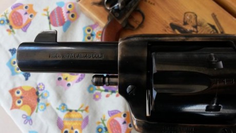 Revolver Uberti Stallion 4-3/4 del 22Lr y revolver Uberti Cattleman réplica del Colt SAA 1873 en calibre 01