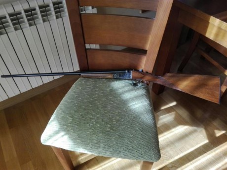 Vendo esta escopeta de pletina corta, calibre 410mag, en perfectisimo estado, sin una sola marca en la 02