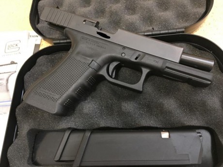 Pongo a la venta una Glock 17,  4 generacion  9 para, comprada en diciembre del 2014 , tendra unos 600 01