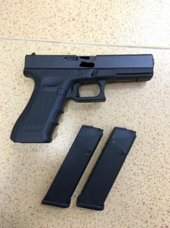 Pongo a la venta una Glock 17,  4 generacion  9 para, comprada en diciembre del 2014 , tendra unos 600 11
