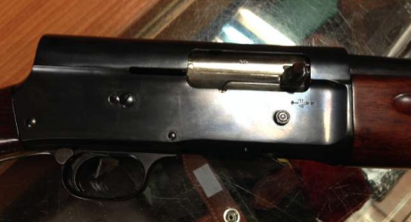 Hola a todos, vendo esta escopeta FN Browning Auto 5 calibre 12/70 completamente restaurada de pavón y 01
