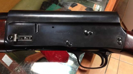 Hola a todos, vendo esta escopeta FN Browning Auto 5 calibre 12/70 completamente restaurada de pavón y 12