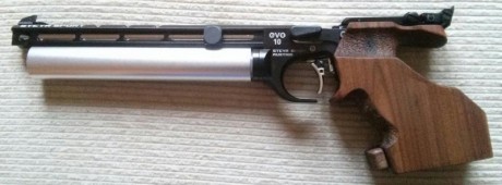 Tras probarla, y ver que vuelve a aparecer antigua lesión de codo vuelvo al modelo compact y vendo la 00