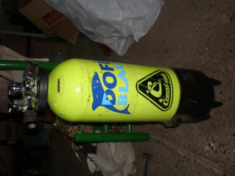 Hola vendo botella scuba, de creo 15 litros, tengo dos y me dehago de una por si me da por PCP
La botella 11