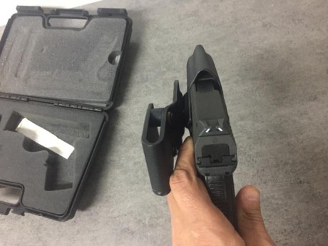 Vendo Steyr M9 9mm adquirida en un sorteo y todavía  " sin estrenar " . 
La vendo ya que aunque 02