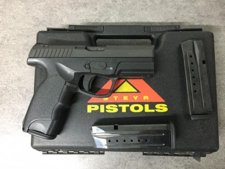 Vendo Steyr M9 9mm adquirida en un sorteo y todavía  " sin estrenar " . 
La vendo ya que aunque 00