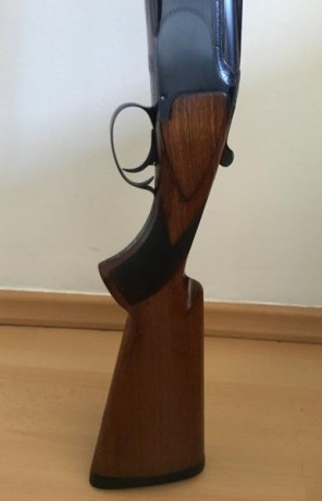Quiero vaciar el armero, a ver si alguien se anima. Es una escopeta de fabricación belga de la marca FN 11