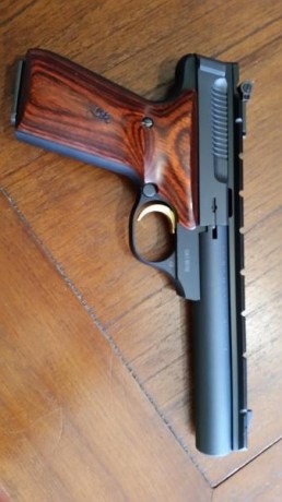 Vendo esta pistola por ser tirador de carabina y prácticamente no usarla. La dejo como nueva, con muy 01