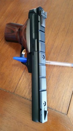 Vendo esta pistola por ser tirador de carabina y prácticamente no usarla. La dejo como nueva, con muy 00