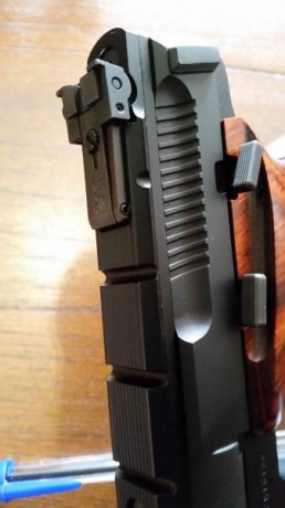 Vendo esta pistola por ser tirador de carabina y prácticamente no usarla. La dejo como nueva, con muy 11