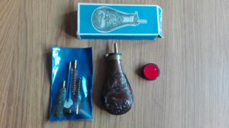 Vendo impecable revolver Uberti Colt Army  Calibre .44, tambor grabado con polvorera nueva y accesorios.

Precio 00