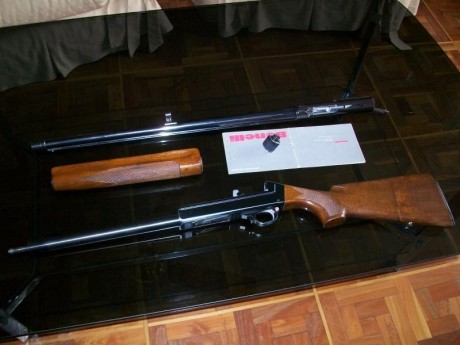 En Madrid vendo escopeta BENELLI SL 121, cal. 12/70, considerada una de las mejores escopetas semiautomáticas, 01