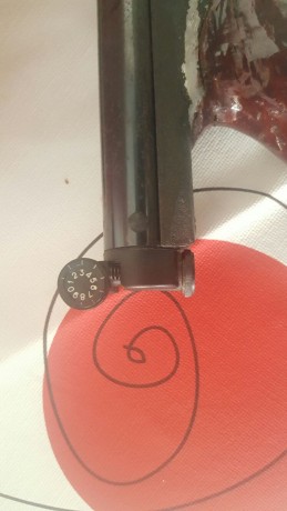 Buenas:

Vendo esta mitica pistola de muelle de gamo. Modelo center calibre 4.5. El dueño anterior le 00