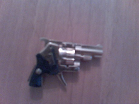 Buenas a todos

Os pongo un par de fotos del minirevolver xythos

PD os aviso que lo vendo.

saludos 01