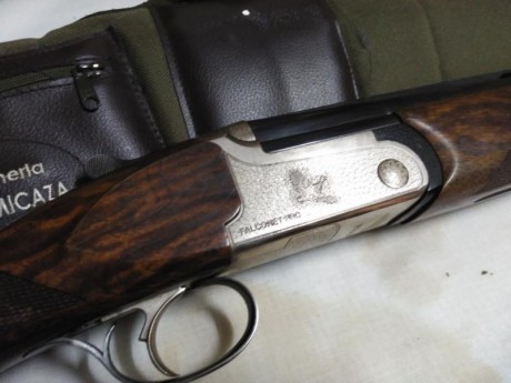 En venta escopeta superpuesta Franchi Falconet Pro, calibre 12/70, del año 2013

Características:

-Cañones 01