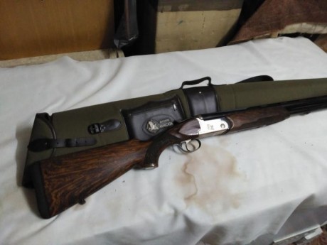 En venta escopeta superpuesta Franchi Falconet Pro, calibre 12/70, del año 2013

Características:

-Cañones 21