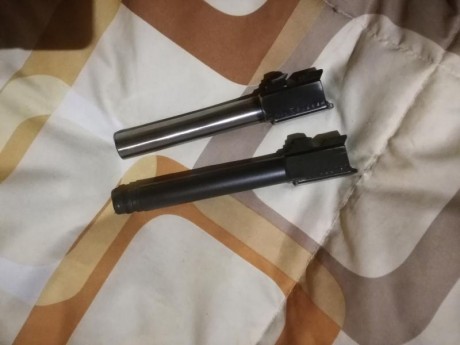 Vendo glock 17 gen3
Con dos cañones extra de 9 mm
Uno roscado para poner  freno u otros accesorios
Con 00