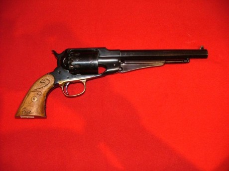 Hola vendo revolver Santa Bárbara en estado 9.5 de 10 con el tambor labrado. Se vende por 250 euros. 02