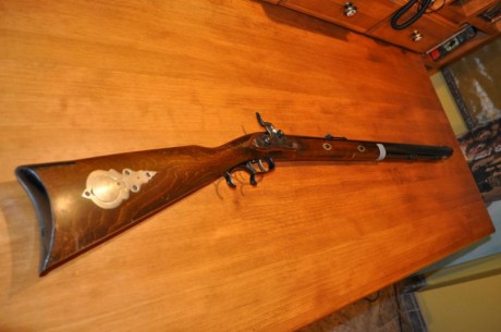 Hola vendo rifle avancarga Hawken calibre 45 en perfecto estado de uso. 125 euros. una ganga 01