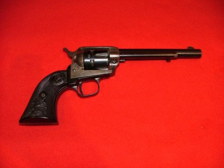 Pues eso que vendo las siguientes armas:

Pistola Colt Combat éllite con 2 cañones, uno en calibre .38 02
