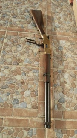 Vendo Winchester Yellow Boy original en calibre .44 anular. Es de los primeros que se fabricaron y está 01