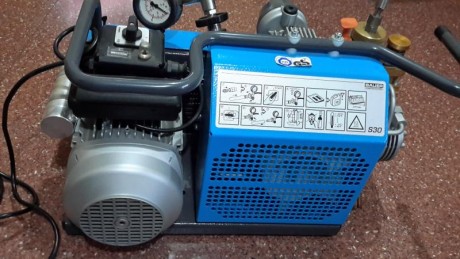Buenas, vendo compresor Bauer modelo S30 hasta 225 bares. Tiene solo 4 horas y pico de uso.
Comprado nuevo 10