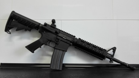 Vendido. Este AR15, marca Bushmaster, calibre 222 remington. Con cañon de 12 pulgadas.
Esta en perfecto 00