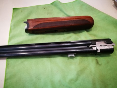 Hola a todos, pongo a la venta mi 686 de Trap, 76cm de cañón * y **, nogal al aceite, unos 1200 tiros. 11