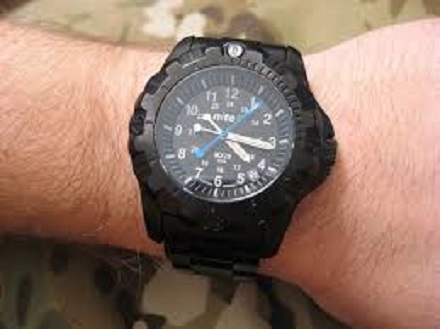 Reloj de tritio H3 Marca NITE, Modelo  MX201. Acero PVD.

 Movimiento  suizo de gran precisión y fiabilidad. 10