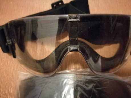 Replica de las gafas bolle tácticas utilizada por los SWAT y multitud de cuerpos especiales.

Como nuevas 02