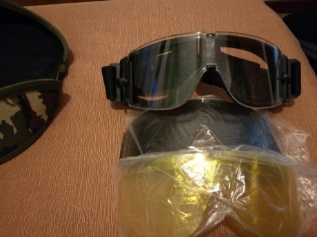 Replica de las gafas bolle tácticas utilizada por los SWAT y multitud de cuerpos especiales.

Como nuevas 00