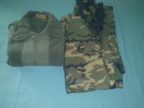Se vende traje de intemperie de thinsulate compuesto por pantalón, chaqueta y forro polar que se une a 00