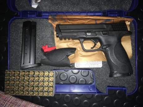 Hola, os presento mi primer arma. La he estrenado ya con un par de cargadores. Una duda que tengo es que 00