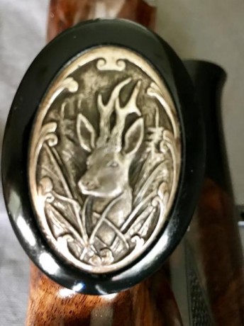 Culata y guardamanos para rifles Blaser R-93 Grado 8/9 ( Baronesse ) nogal turco y ébano,con medallón 00